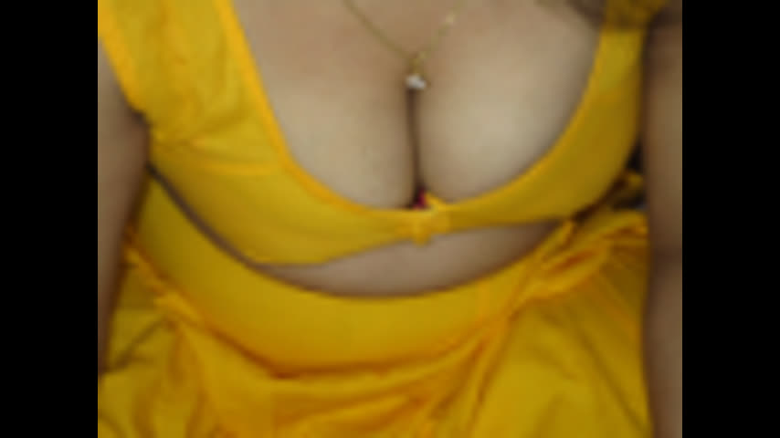 Mona Bhabhi Showing Again Her Milky Boobs Hairy Armpit