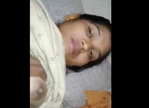 Desi Tight pussy girlfriend having first time sex video