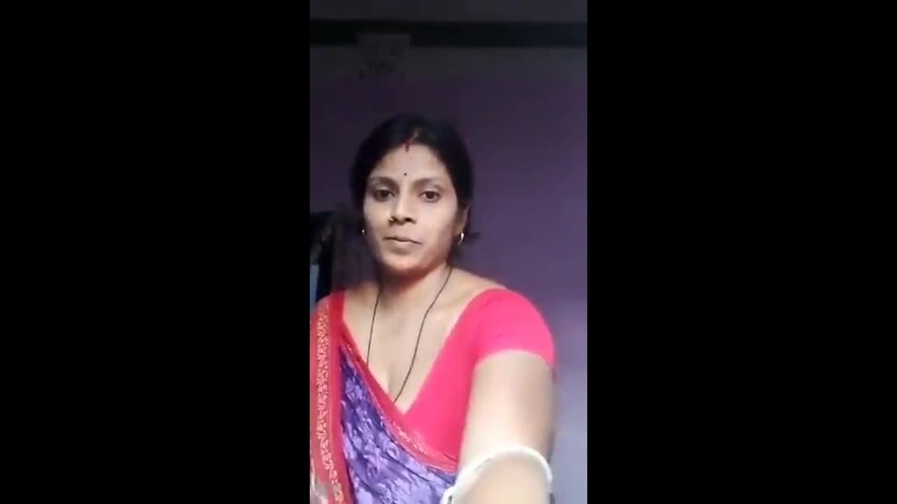 Horny Desi Wife Showing Boobs n Pussy