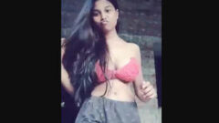 My Hot Girlfriend Showing Her Nude Body