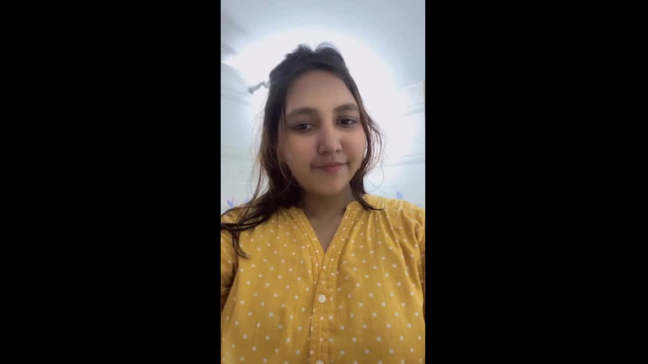 Beautiful Girl Showing Boobs to Lover 7 Clips