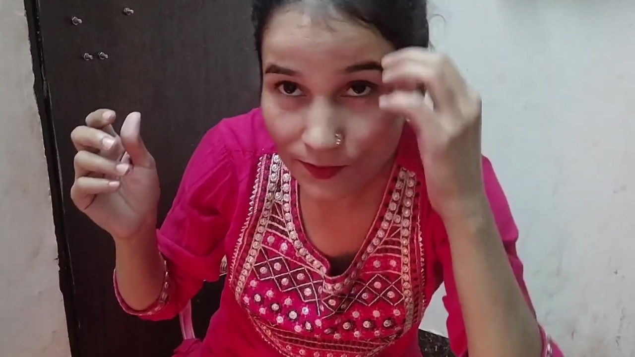 Cute Step Sister Ko New Dress Dilwa Kar Jabar Dasti Pel