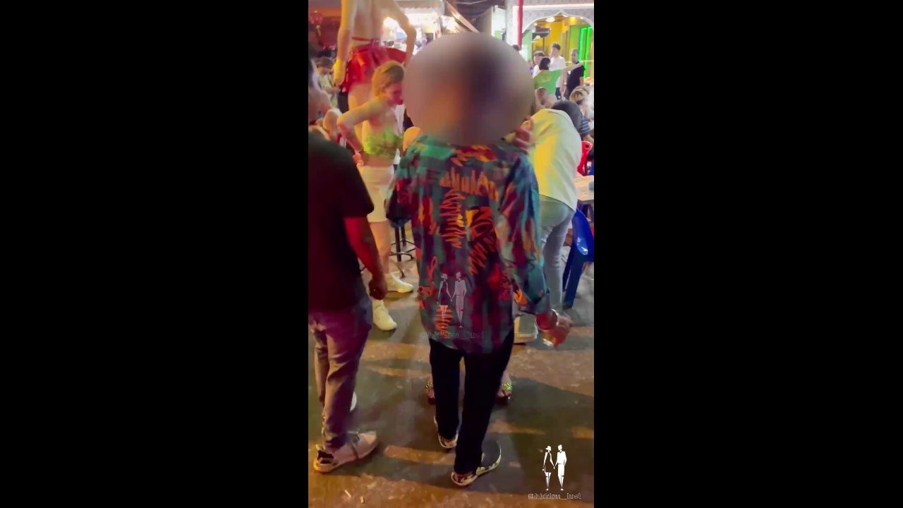 Desi sexy bhabi fun in public place 9