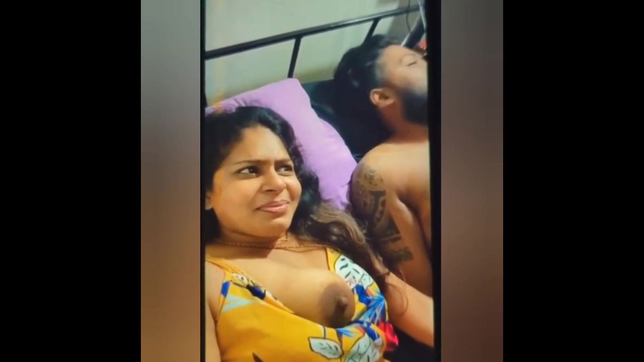 Sri Lankan couples fucks at vacation and enjoying