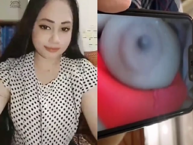 Chamet girl dancing and showing boobs on video call