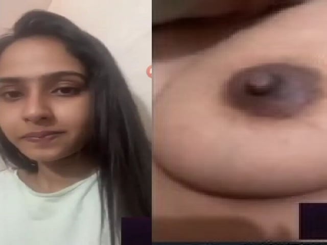 College girl on WhatsApp showing boobs viral xxx